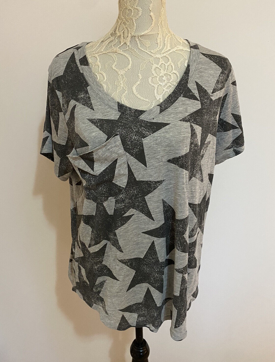 Grayson Threads Women's Sz Medium T-Shirt Star Print Short Sleeve