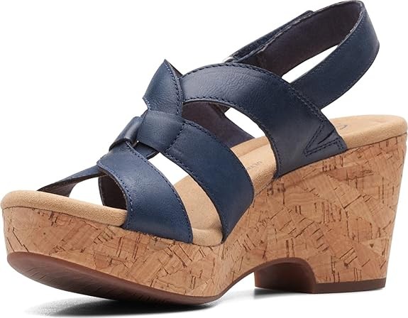 Clarks Womens Giselle Beach : Navy Leather