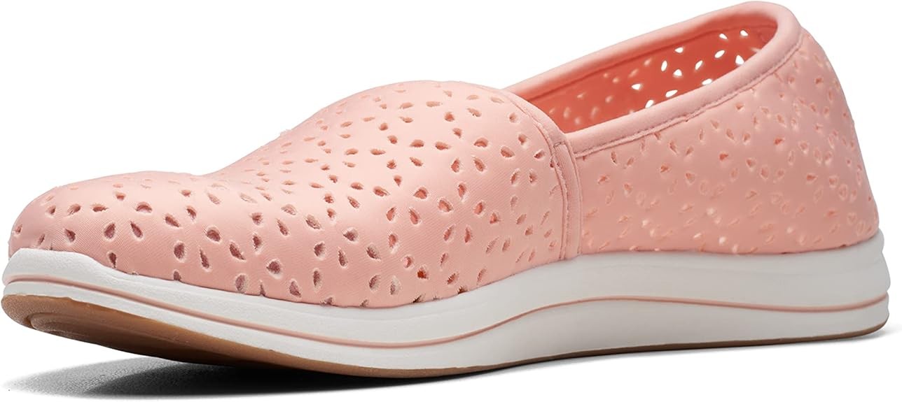 Clarks Womens Breeze Emily(Peach Synthetic)