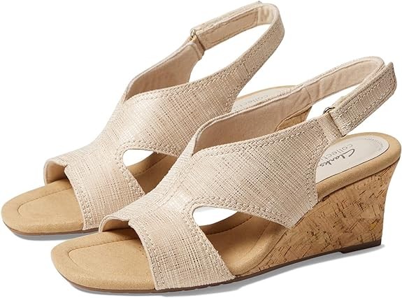 Clarks Womens Kyarra Aster : Sand Metallic Textile